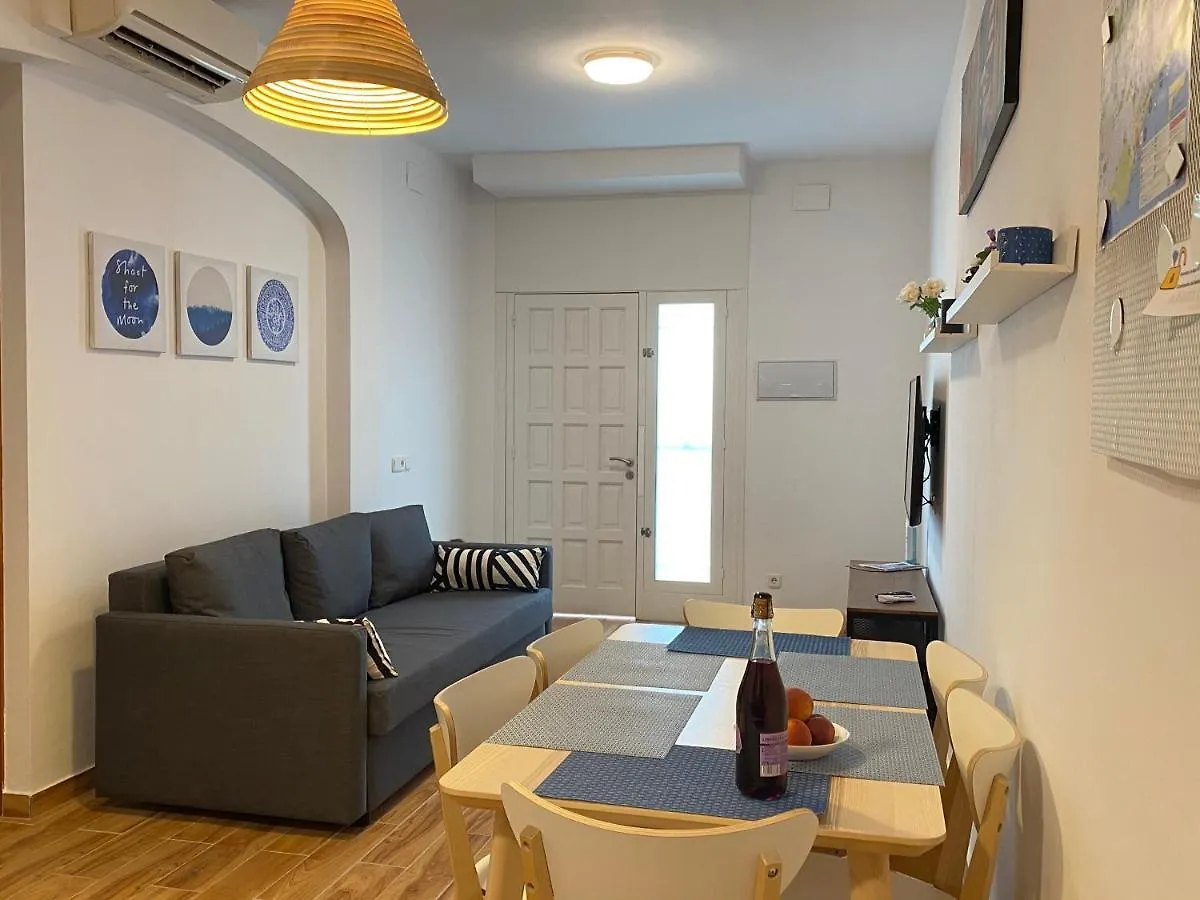 Apartments Sant Lluis Center, 2 Min Walk From The Sea Lloret de Mar 0*,