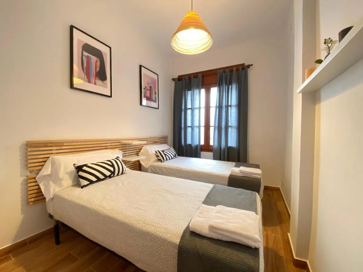 Apartments Sant Lluis Center, 2 Min Walk From The Sea Льорет-де-Мар